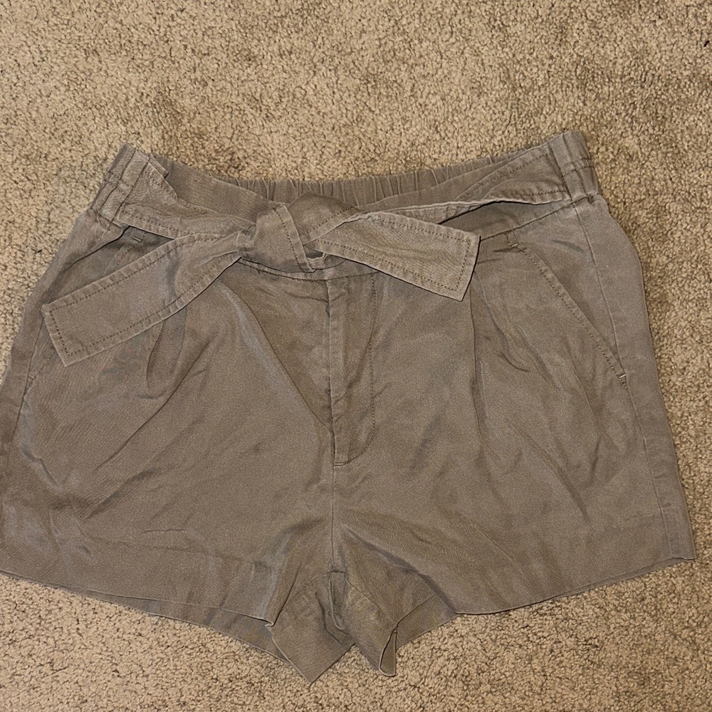J.Crew Women's Tan Brown Bow  Shorts 8 comfy!